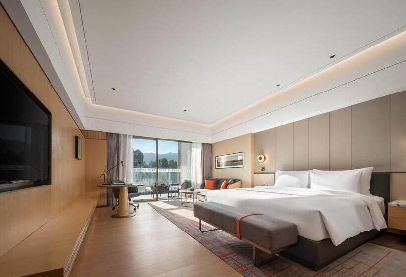 Номер Deluxe Кровать Кинг, Wyndham Grand Zhaoqing Downtown