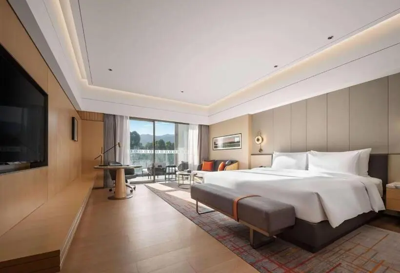 キングサイズベッドのエクゼクティブルーム, Wyndham Grand Zhaoqing Downtown