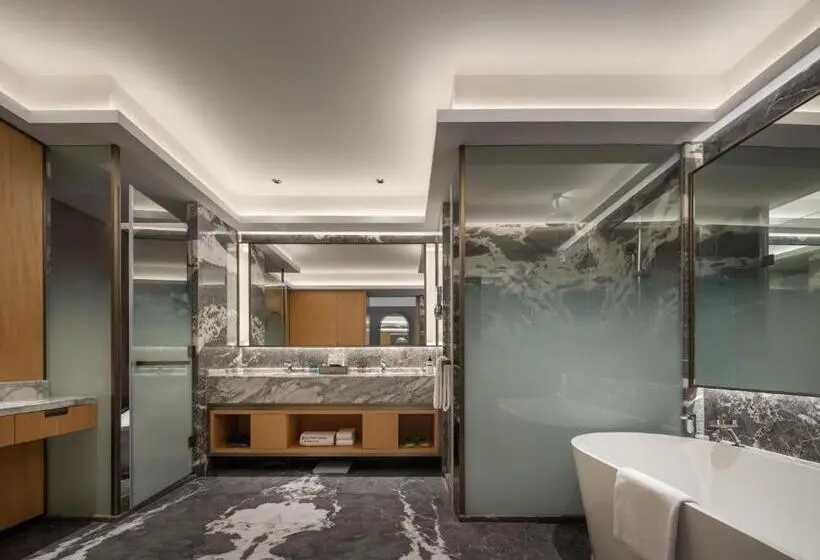 キングサイズベッドのスーペリアルーム, Wyndham Grand Zhaoqing Downtown