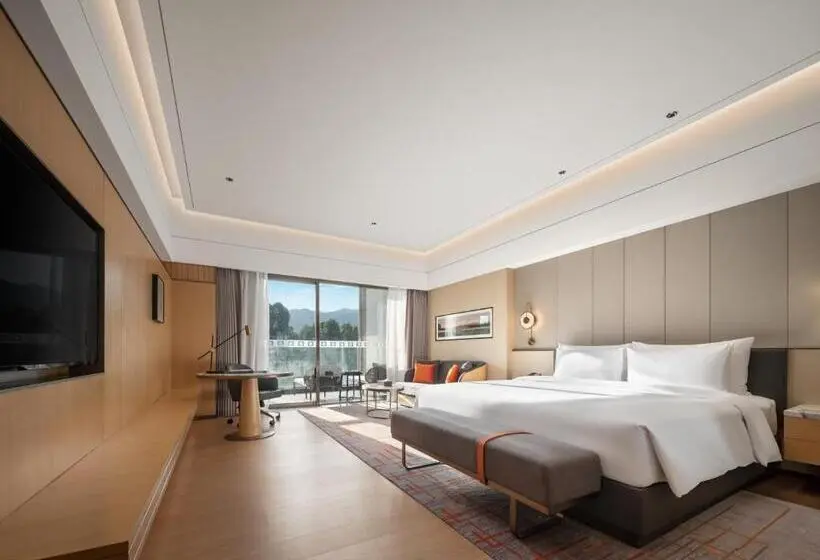 キングサイズベッドのスーペリアルーム, Wyndham Grand Zhaoqing Downtown