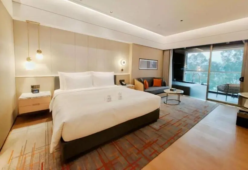 キングサイズベッドのスーペリアルーム, Wyndham Grand Zhaoqing Downtown