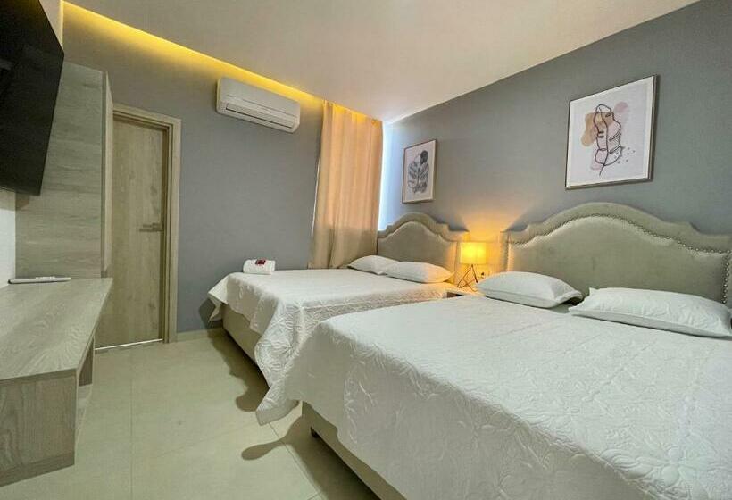 חדר סטנדרט לארבעה, Provincia Plaza