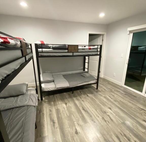 공동 객실, Cheers Hostel