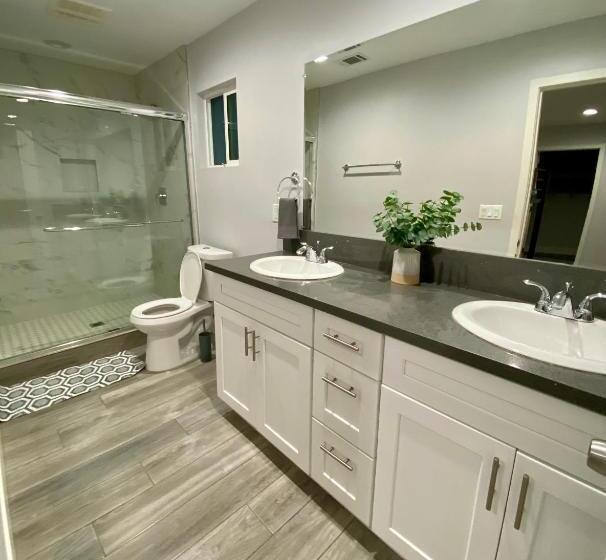 공동 객실, Cheers Hostel