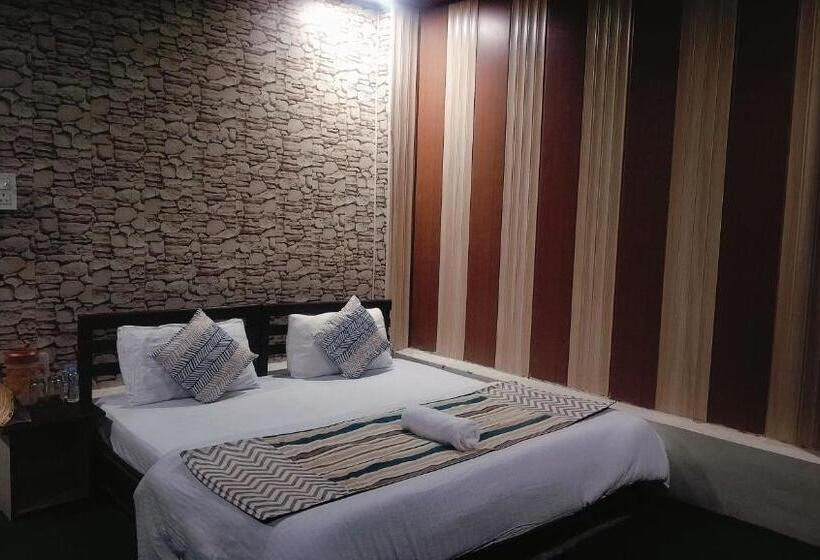 غرفة قياسية سرير كينج, Nirbana Heights