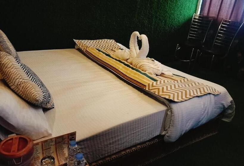 غرفة ديلوكس, Nirbana Heights