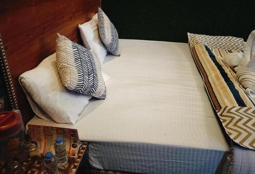 غرفة ديلوكس, Nirbana Heights