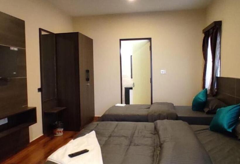 اتاق استاندارد سه تخته با بالکن, Cloud Walk