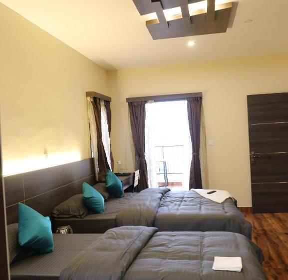 اتاق استاندارد سه تخته با بالکن, Cloud Walk