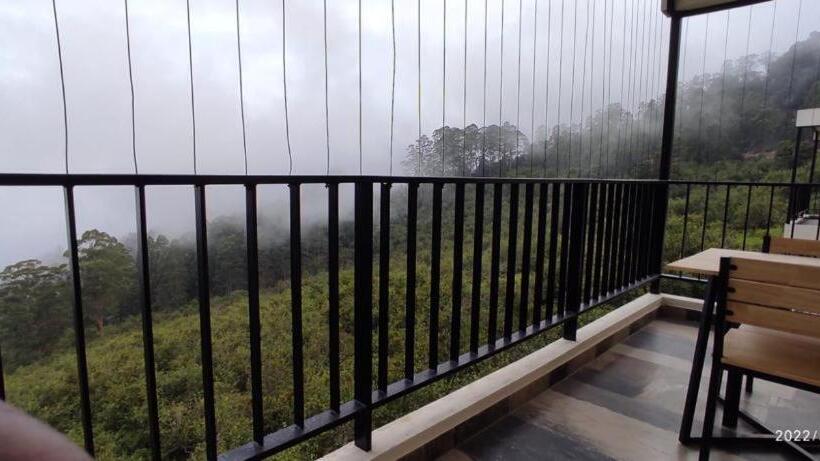 اتاق استاندارد سه تخته با بالکن, Cloud Walk