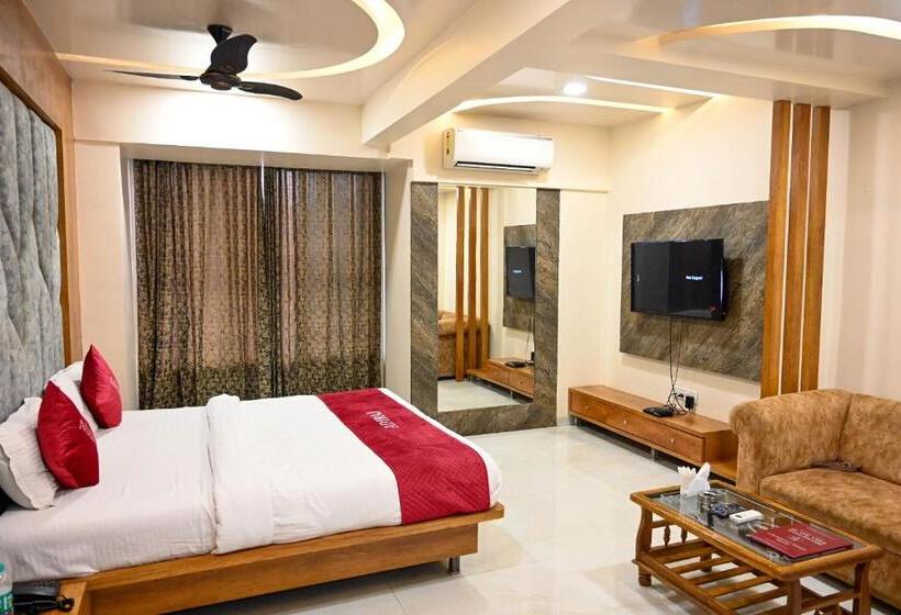 标准间, Adiraj Residency