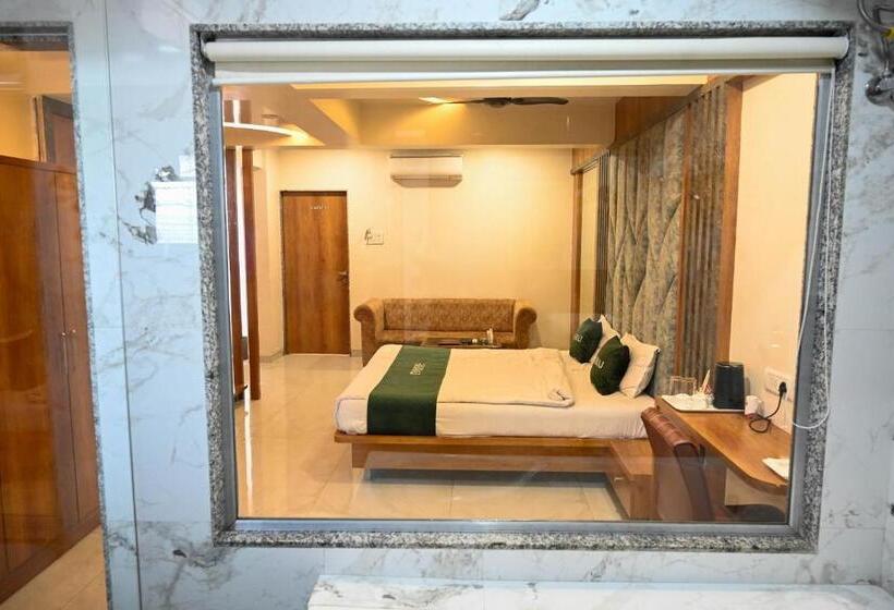 标准间, Adiraj Residency