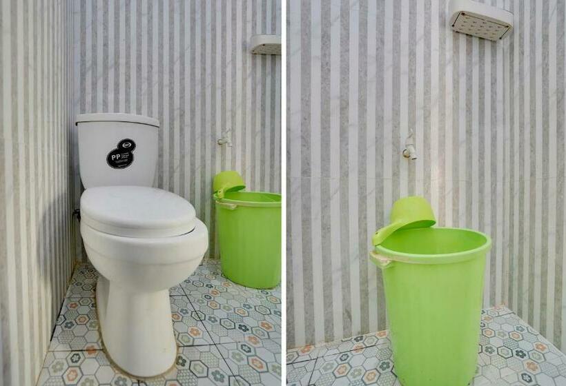 Economy Room, Spot On 91745 Rumah Kost Gresik Syariah