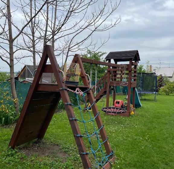 בקתת חדר, Na úpatí Pálavy