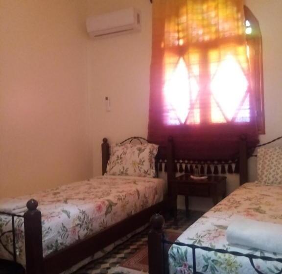 اتاق استاندارد با تراس, Touraghine