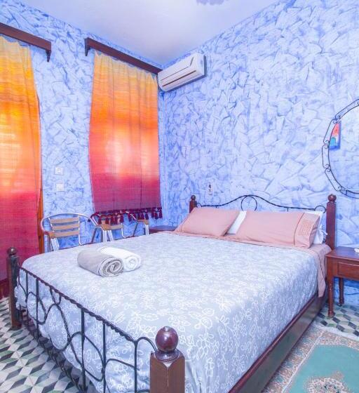 اتاق استاندارد با بالکن, Touraghine