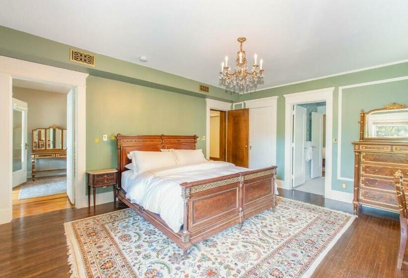Люкс 3 Спальни, Martha S Bed And Breakfast