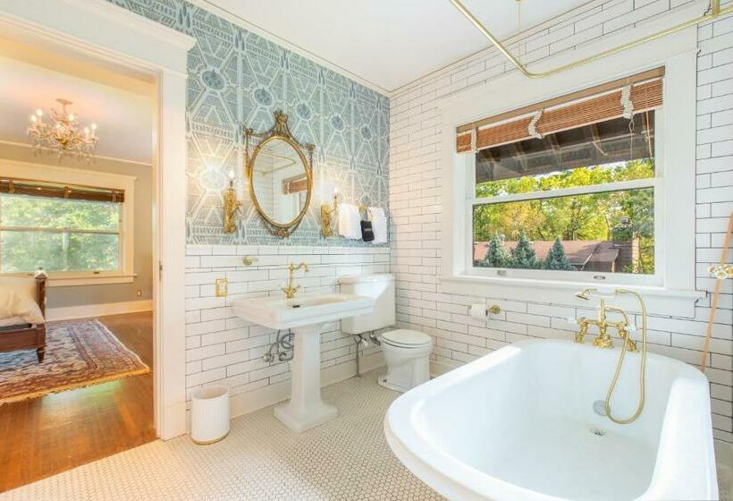 Люкс 3 Спальни, Martha S Bed And Breakfast