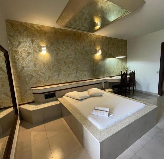 غرفة قياسية, Motel Village