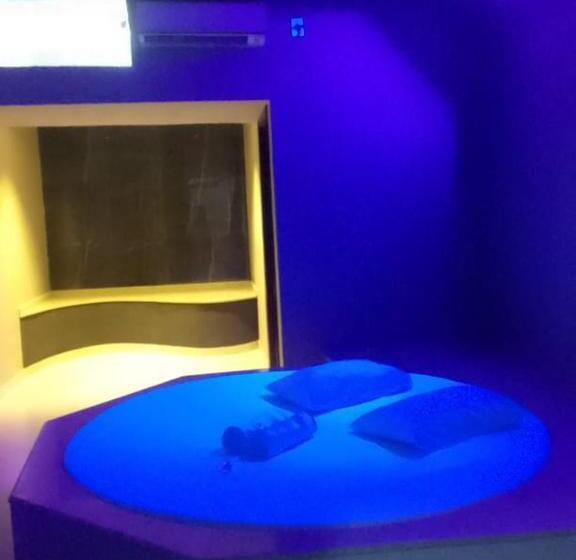 غرفة ديلوكس, Motel Village