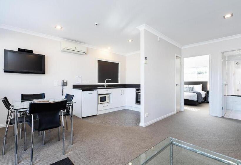 آپارتمان لوکس 1 خوابه, Beach Street Motel Apartments