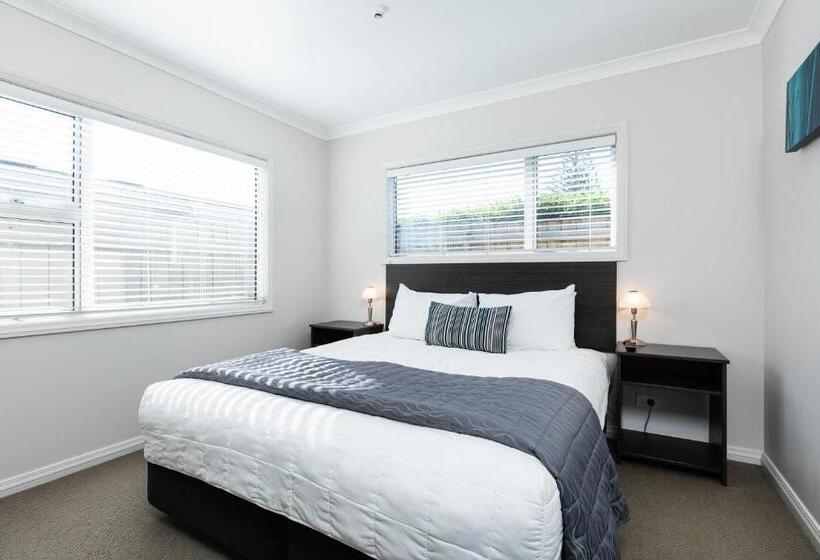 آپارتمان لوکس 1 خوابه, Beach Street Motel Apartments