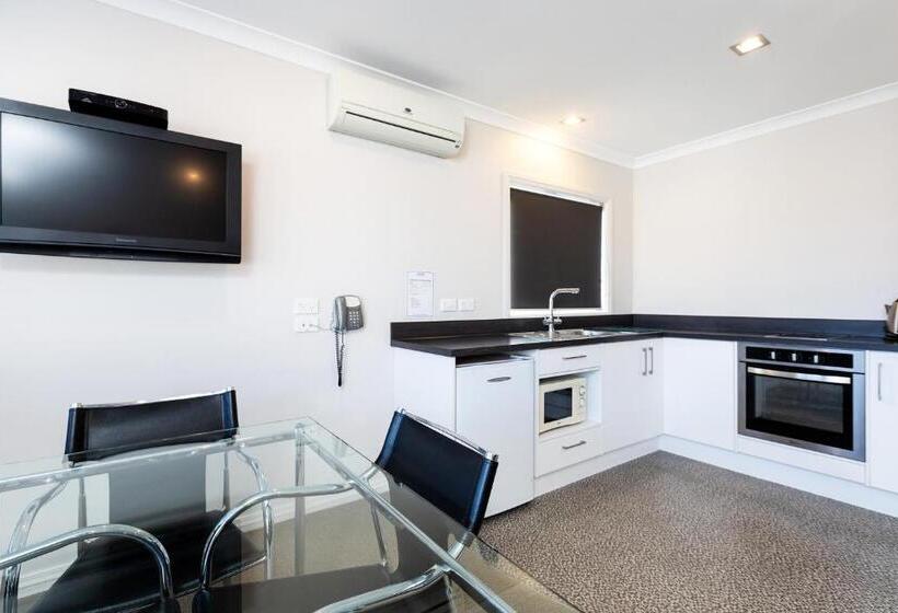Апартаменты Deluxe 1 Спальня, Beach Street Motel Apartments