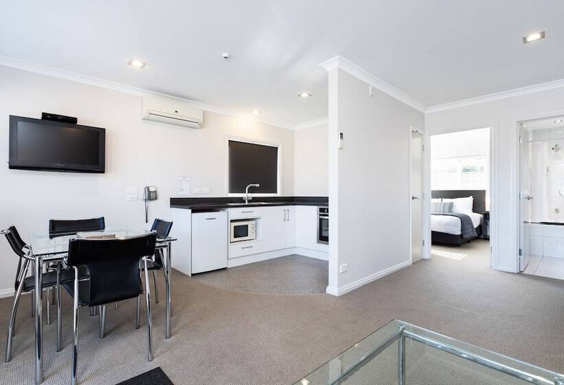 آپارتمان لوکس 1 خوابه, Beach Street Motel Apartments