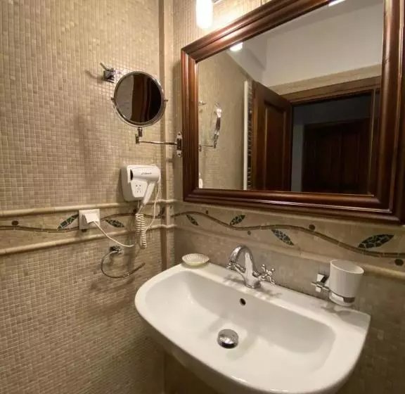 اتاق لوکس, Boutique Hotel Muzaka