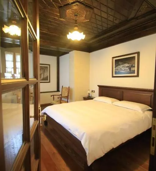 سوییت, Boutique Hotel Muzaka