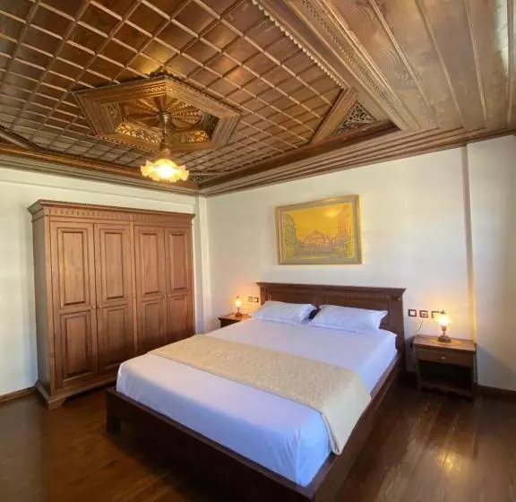 اتاق لوکس با چشم‌انداز, Boutique Hotel Muzaka