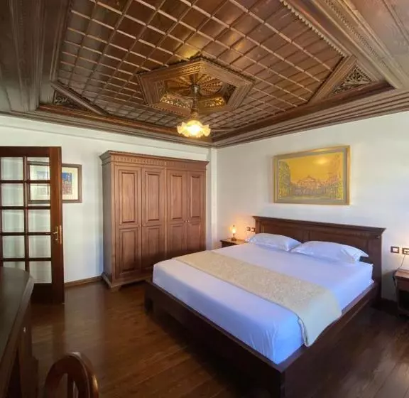 اتاق لوکس با چشم‌انداز, Boutique Hotel Muzaka