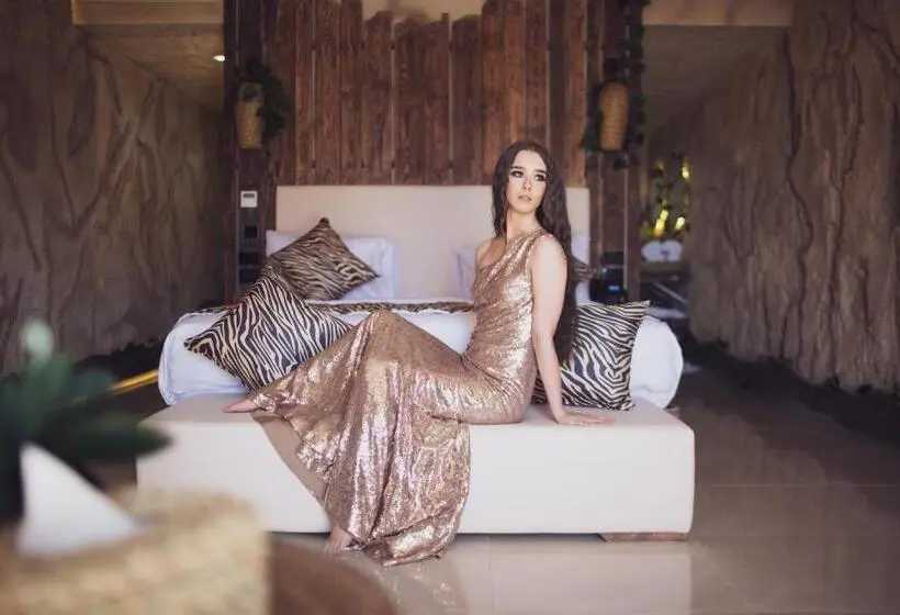 اتاق لوکس با تخت بزرگ, Caves Beach Resort Adults Only