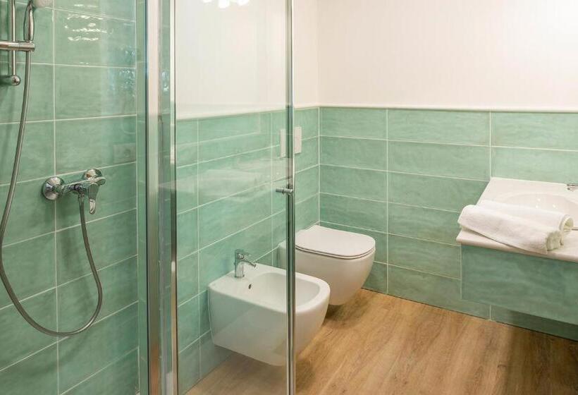 스탠다드 트리플 룸, Centrale