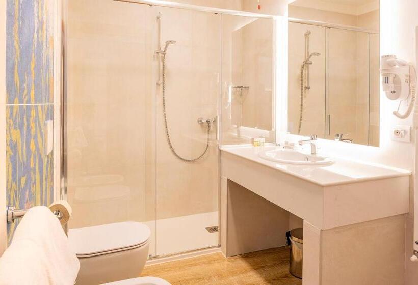 수피리어 룸, Centrale