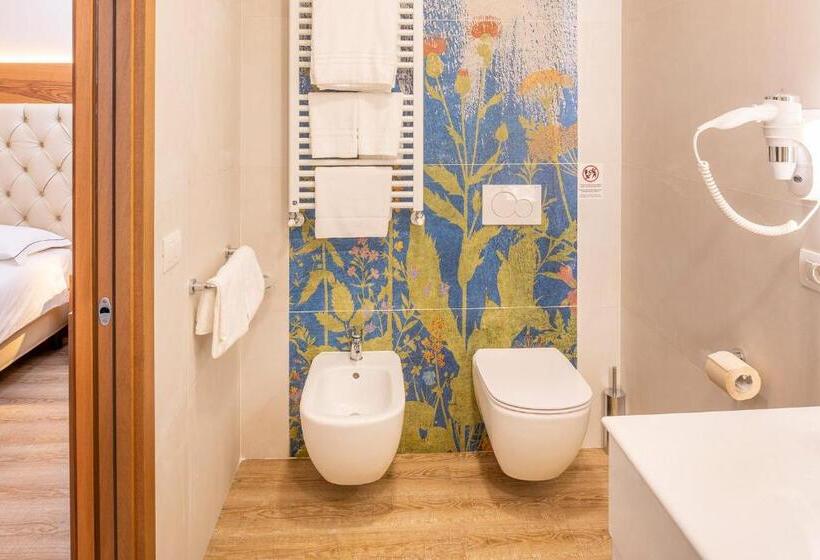 수피리어 룸, Centrale