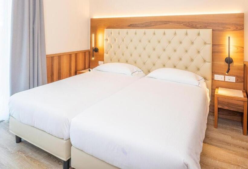 수피리어 룸, Centrale