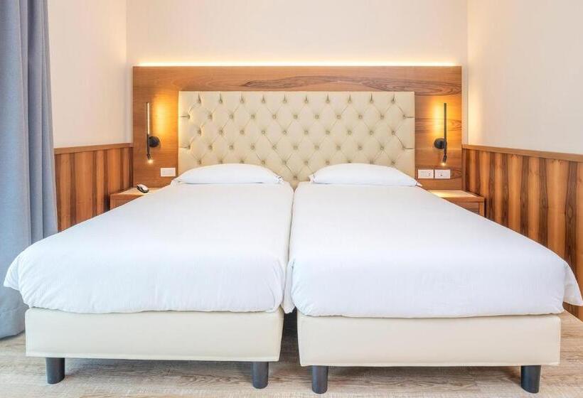 수피리어 룸, Centrale