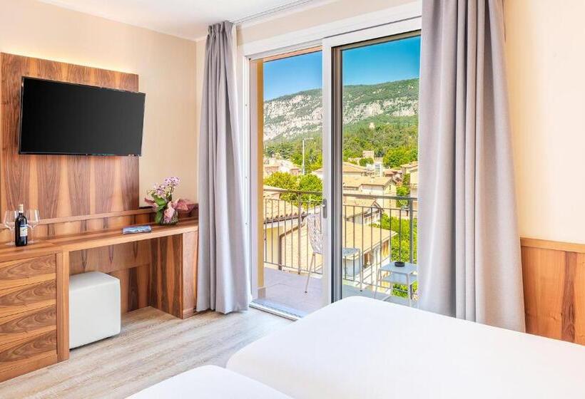 수피리어 룸, Centrale