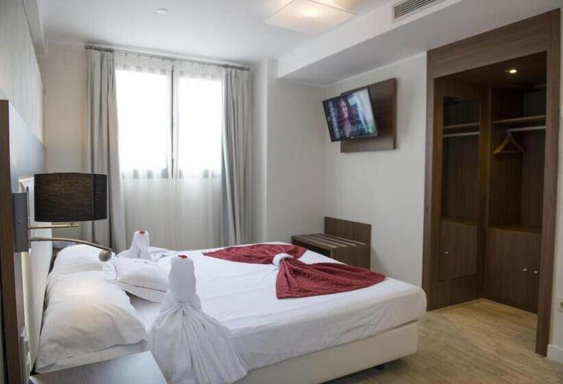 اتاق استاندارد, El Mudayyan