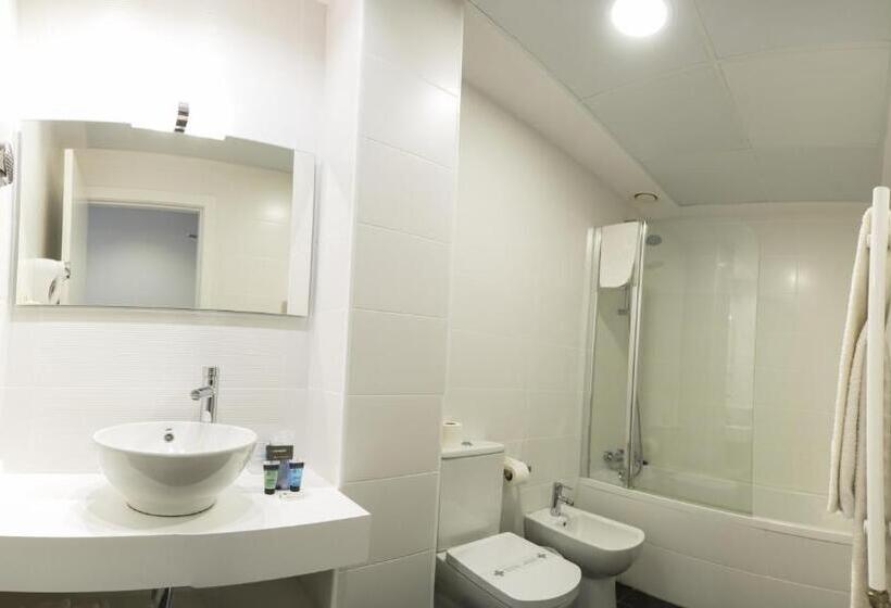 اتاق خانوادگی, El Mudayyan