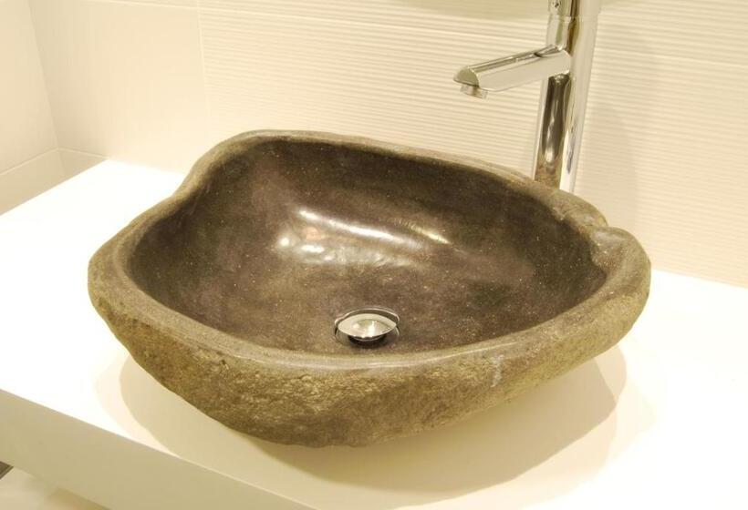 اتاق استاندارد, El Mudayyan