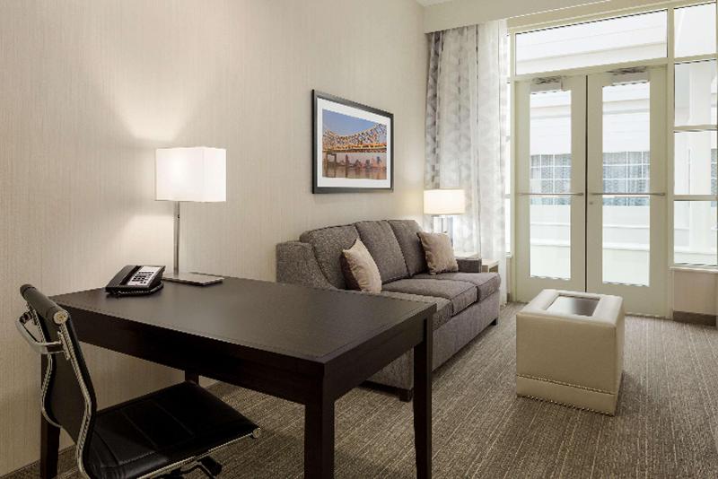 프리미엄 스위트, Embassy Suites Louisville Downtown