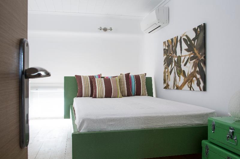 استودیوی پریمیوم, Embassy Suites Louisville Downtown