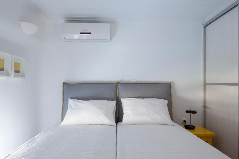 استودیوی پریمیوم, Embassy Suites Louisville Downtown