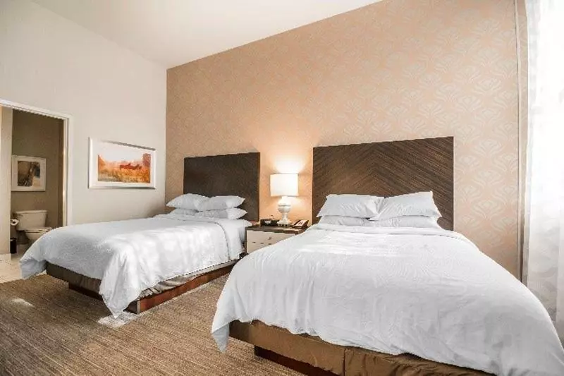 身障者適用スイートルーム, Embassy Suites Louisville Downtown