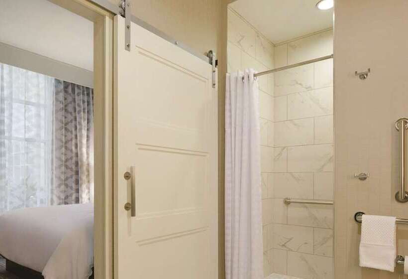 اتاق استاندارد, Embassy Suites Louisville Downtown