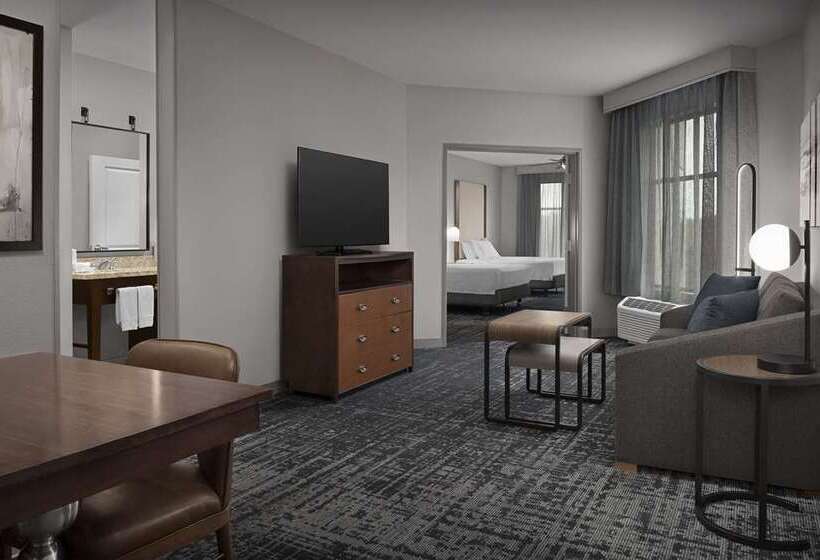 스위트, Embassy Suites Louisville Downtown