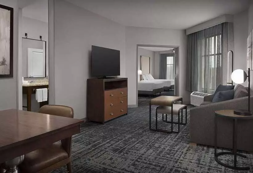 スイート, Embassy Suites Louisville Downtown