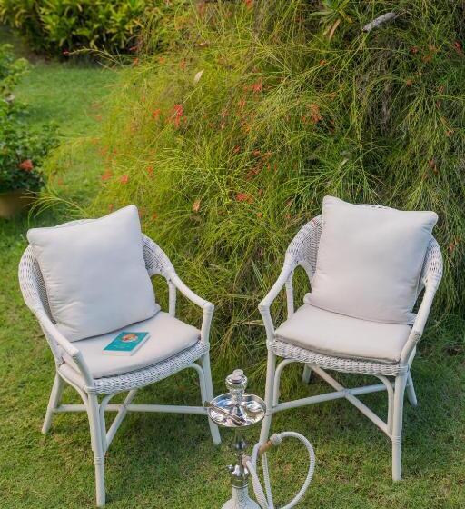 اتاق استاندارد, Equator Village Resort